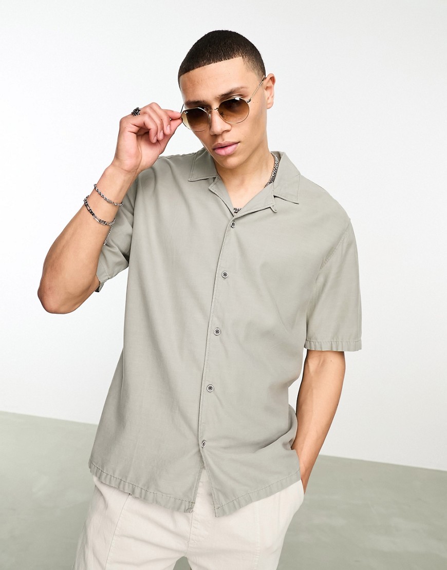 rustic relaxed shirt in sage-Gray