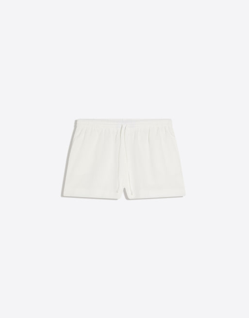 Bershka Rustic shorts with elasticated waist in white, 2 of 4
