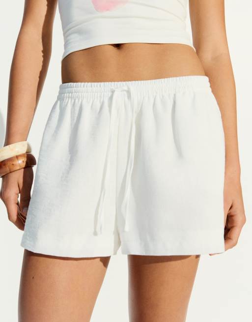 Bershka Rustic shorts with elasticated waist in white, 4 of 4