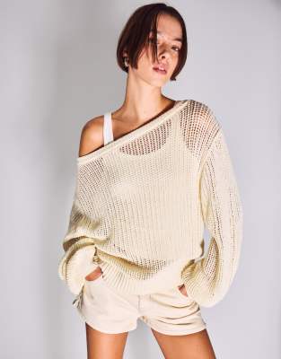 Bershka - Rustikaler Pullover in Ecru mit Lochmuster-Weiß