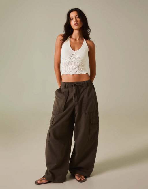 Bershka rustikales Strick-Halterneck-Top in Ecru, 2 von 5
