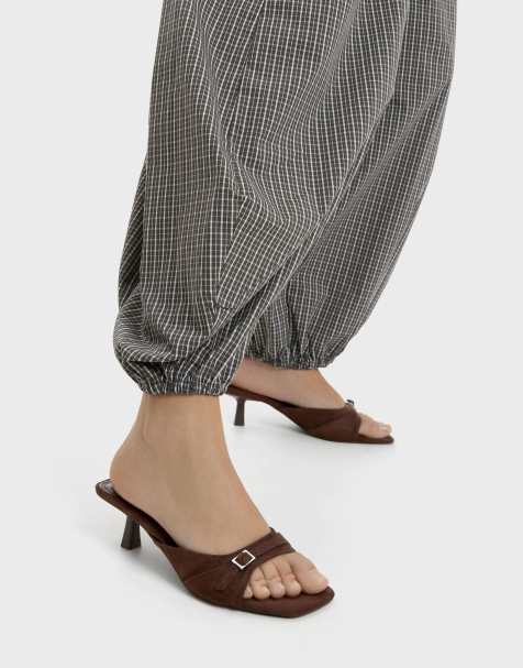 Bershka - Sabot marroni con tacco e fibbia - view 1