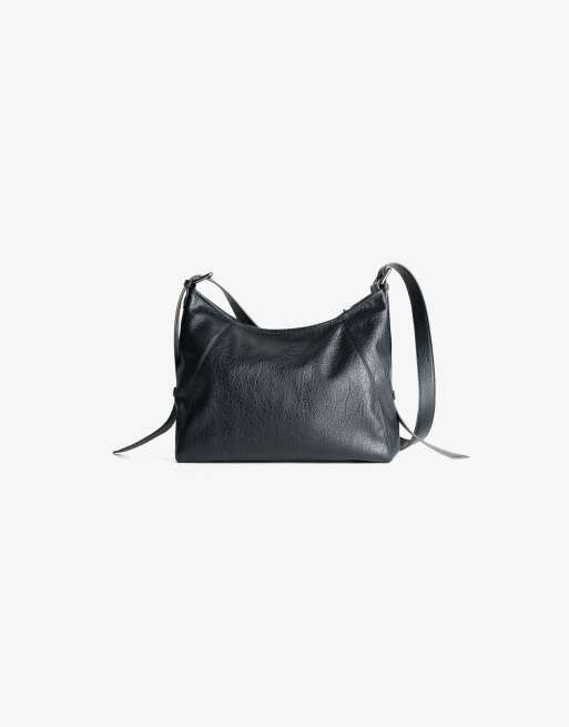 Bershka - Sac bandoulière en similicuir - Noir