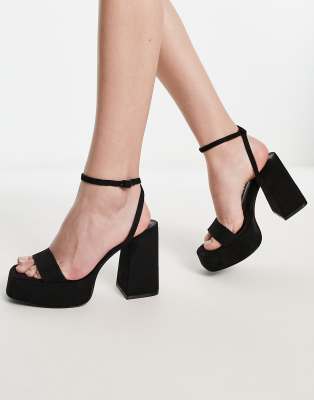 Bershka - Sandalen in Schwarz mit dicker Plateausohle-Black