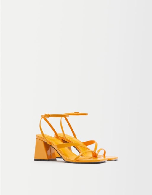 Bershka Sandales petit talon carr et brides multiples Jaune