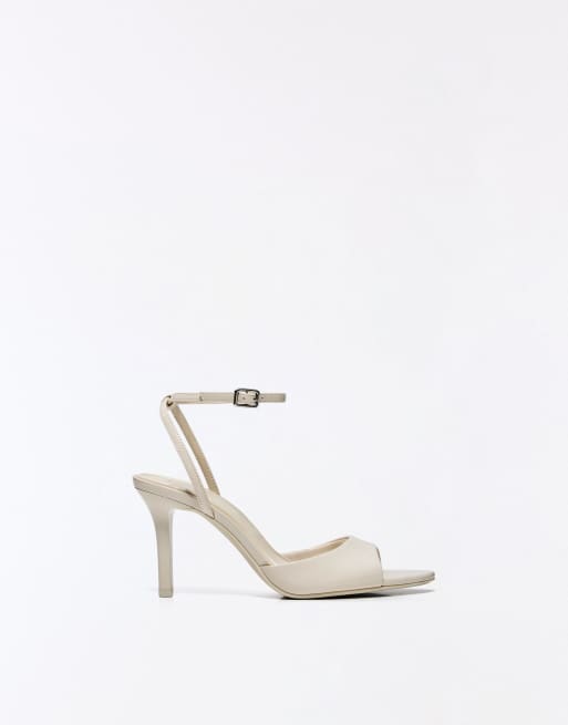 Bershka - Sandales à talon et bride de cheville - Beige, 2 de 4
