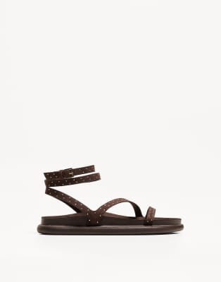 Bershka - Sandali bassi marroni con borchie - view 1