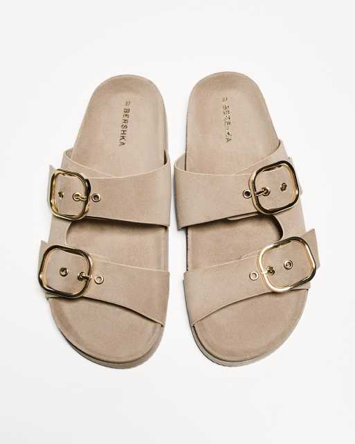 Bershka - Sandali bassi stile sliders color cuoio con fibbie, 3 di 5