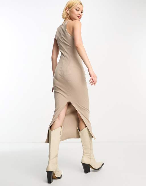 Bershka – Sandfärgad, ribbad bodycon-klänning i midilängd med brottarringning, 4 av 4