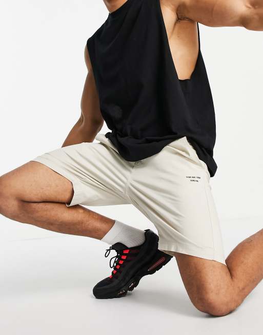 Bershka – Sandfärgade shorts med dragsko