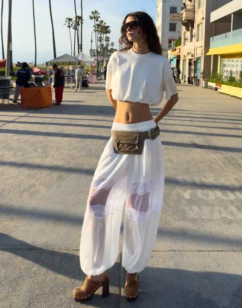 Bershka – Sarouel – Hose aus Spitze in Weiß - view 1