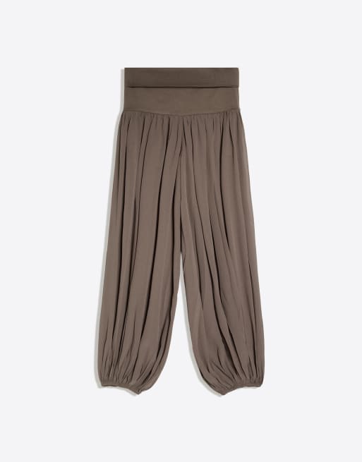 Bershka Sarouel trousers in beig, 5 of 5