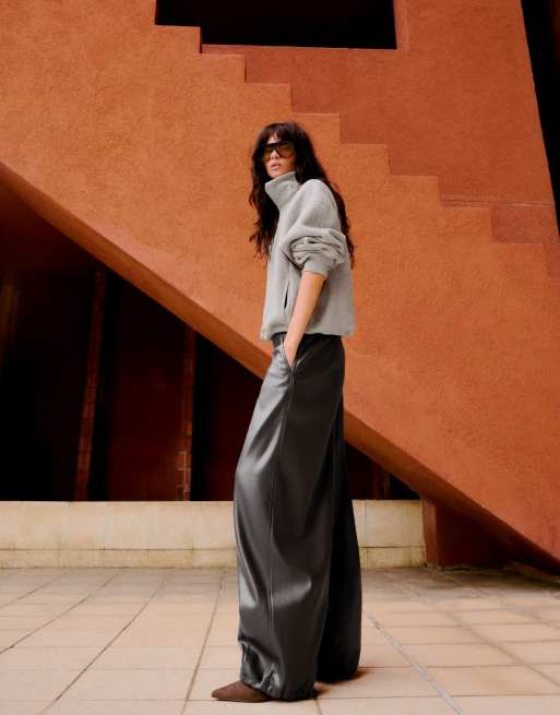 Bershka Sarouel trousers leather effect in grey, 2 of 5