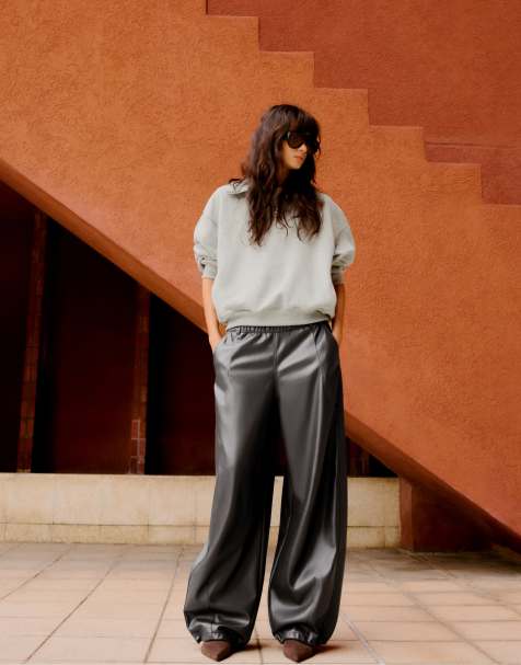 Bershka sarouelbroek met leerlook in grijs - view 1