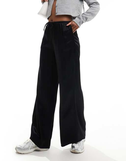 Bershka – Satinhose in Schwarz mit weitem Bein und Taillenschnürung , 5 von 5