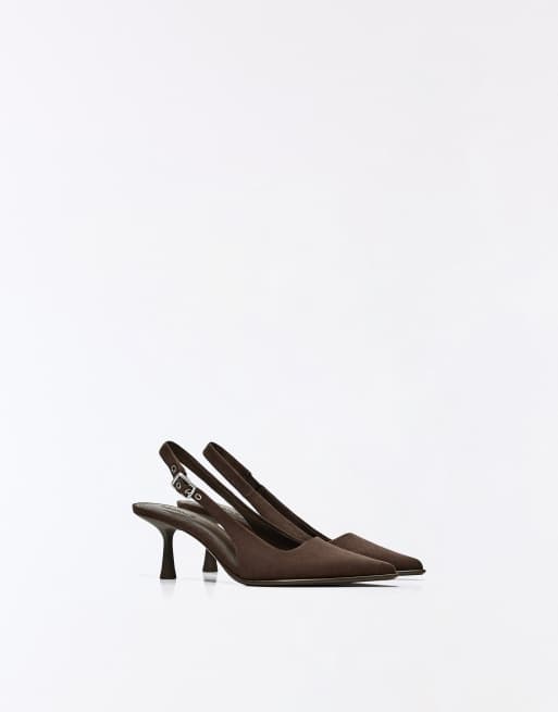Bershka - Scarpe con tacchetto a spillo marroni con cinturino posteriore, 2 di 7