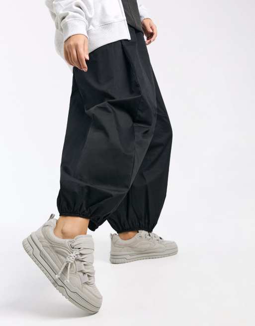 Bershka - Scarpe da skate con suola spessa grigie, 7 di 7