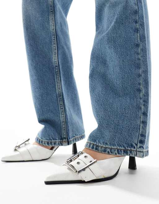 Bershka - Scarpe décolleté bianche con tacco e fibbia