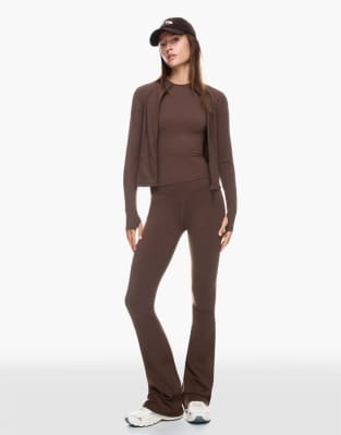 Bershka - Schlaghose aus Funktionsmaterial in Braun-Brown