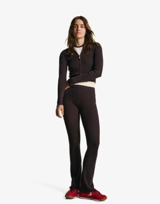 Bershka - Schlaghose in Braun-Brown