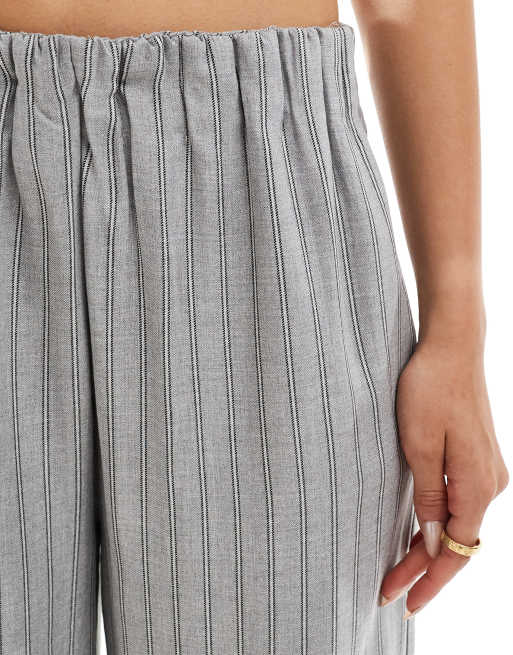 Bershka – Schlupfhose in Grau gestreift mit weitem Schnitt, 5 von 5