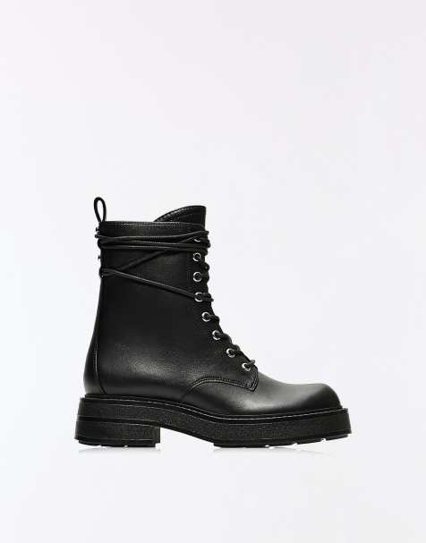 Bershka Schnür-Stiefeletten in Schwarz - view 1