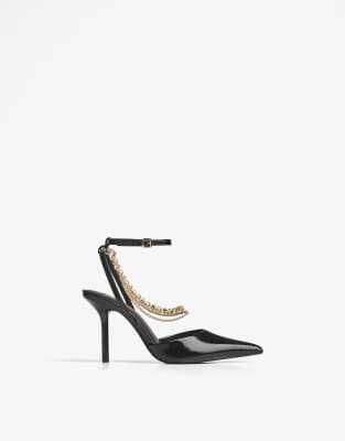 Bershka - Schuhe in Schwarz mit Kettendetail und hohem Absatz