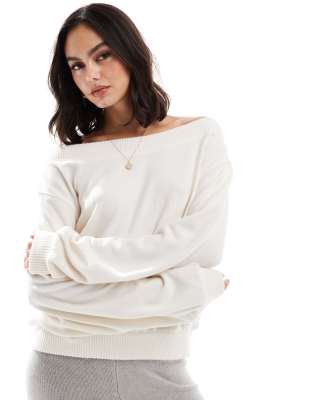 Bershka - Schulterfreier, lässig geschnittener Pullover in Creme-Grau