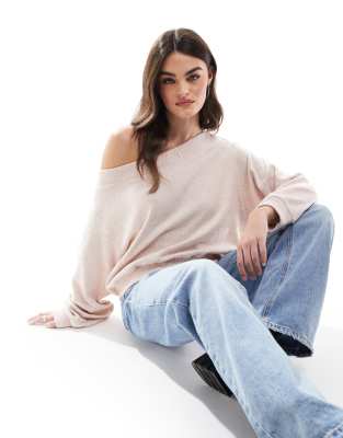 Bershka - Schulterfreier Oversize-Pullover in Babyrosa