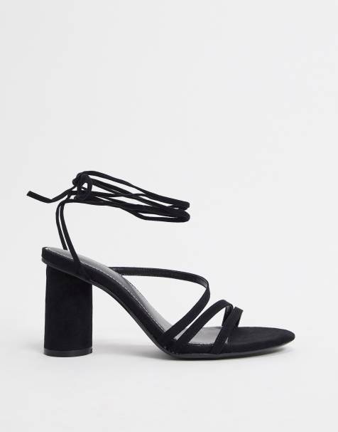 Bershka – Schwarze Absatzschuhe mit Knöchelriemen - view 1