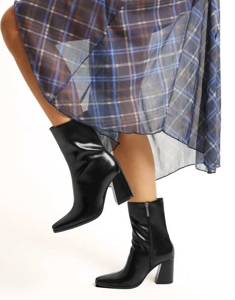 Bershka – Schwarze Ankle-Boots mit Blockabsatz - view 1