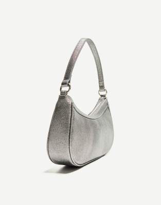 Bershka - Schwarze kleine Tasche in glänzender Optik