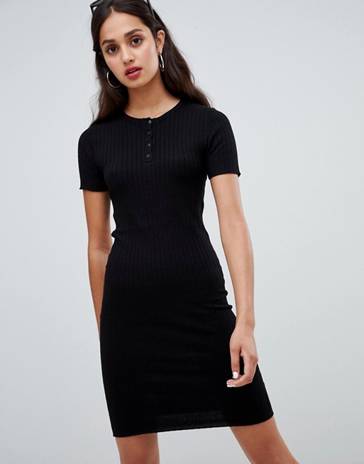 Bershka – Schwarzes Kleid mit Knopfleiste auf der Vorderseite  ASOS