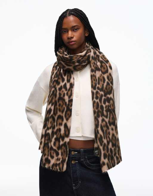Bershka sciarpa con stampa animalier marrone, 2 di 4
