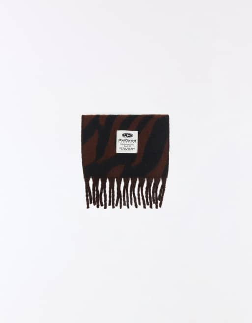 Bershka sciarpa con stampa animalier marrone, 3 di 4