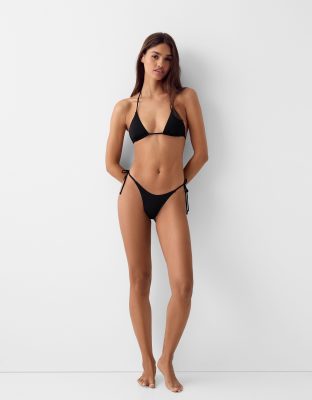 Bershka - Seitlich gebundene Bikinihose in Schwarz, Kombiteil