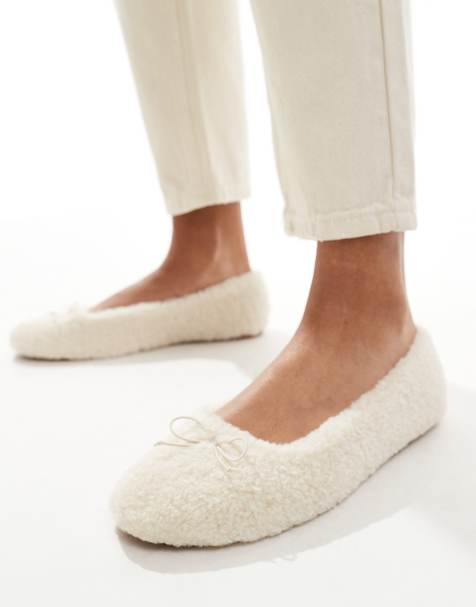Bershka shearling ballet pumps in white - view 1