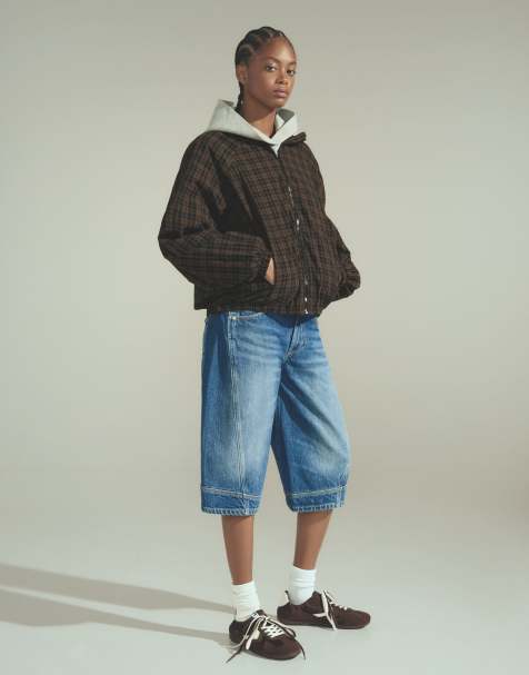 Bershka short bermuda en jean avec détail de couture bleu moyen - view 1