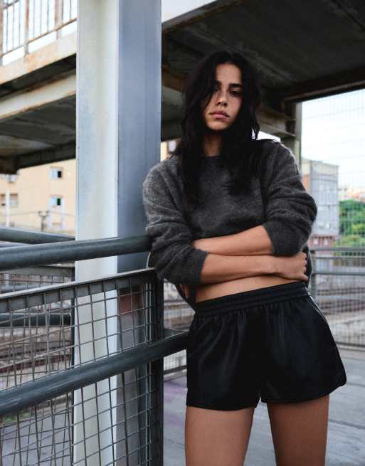 Bershka short boxer effet cuir noir, 2 de 6