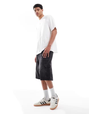 Bershka - Short cargo en jean - Noir