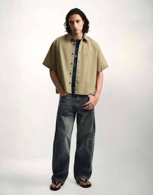 Bershka Short sleeve boxy textured shirt in khaki, 3 of 5