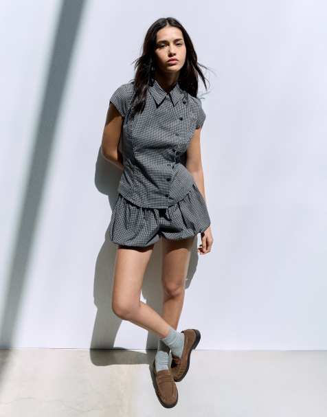 Bershka Short sleeve cross-button shirt in navy - view 1