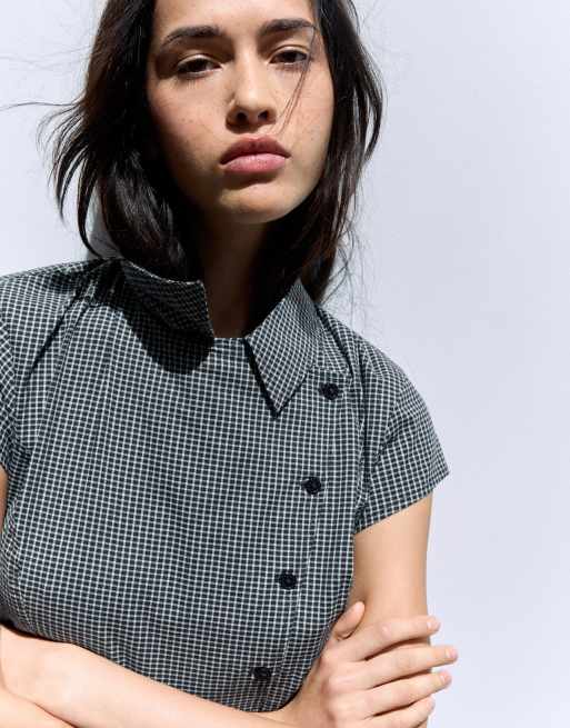 Bershka Short sleeve cross-button shirt in navy, 2 of 5