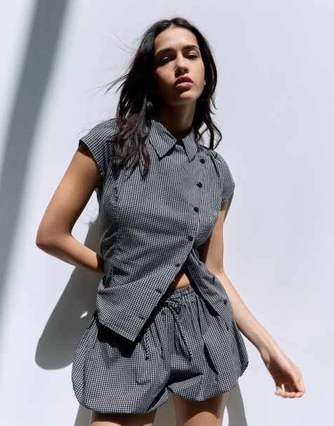 Bershka Short sleeve cross-button shirt - view 1