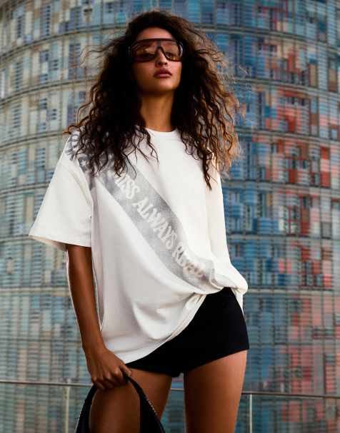 Bershka Short sleeve print t-shirt in white - view 1