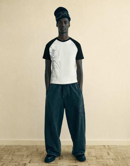 Bershka Short sleeve raglan print t-shirt in white, 4 of 5