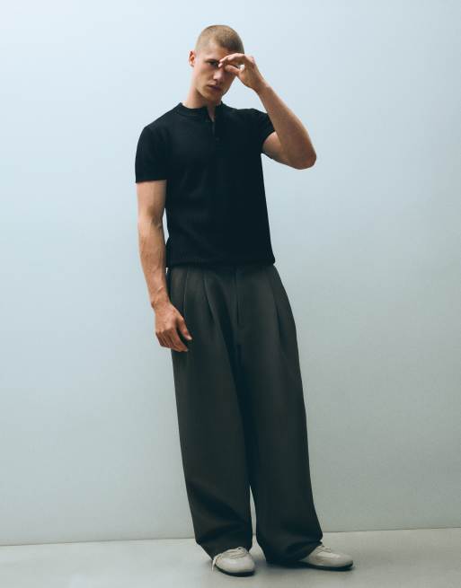 Bershka Short-sleeve slim-fit henley collar t-shirt in black, 4 of 5