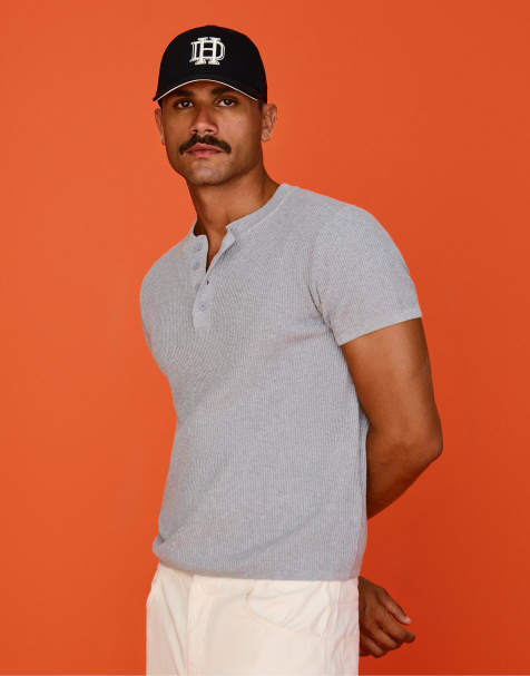 Bershka Short-sleeve slim-fit henley collar t-shirt in light grey