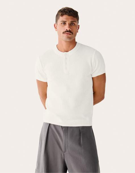 Bershka Short-sleeve slim-fit henley collar t-shirt in white