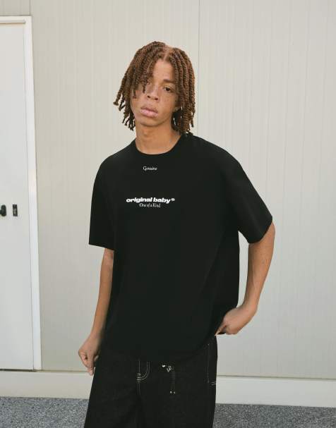 Bershka Short sleeve t-shirt in black - view 1